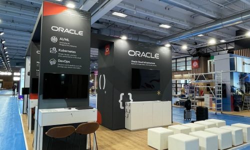 Stand de ORACLE en feria internacional de negocios.